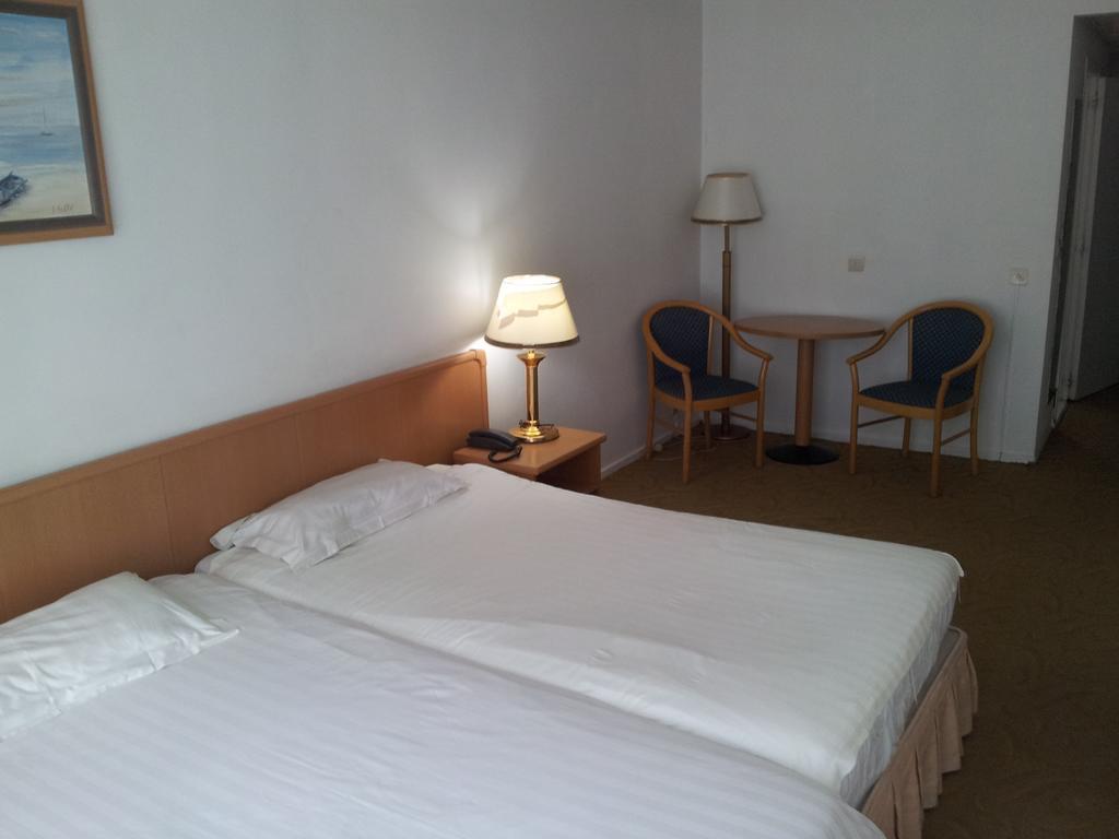 Hotel Keyserlei Antwerpen Ruang foto