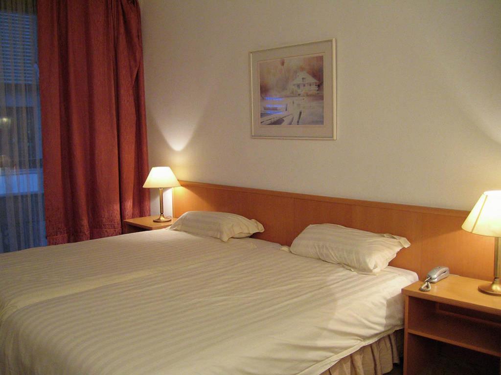 Hotel Keyserlei Antwerpen Ruang foto